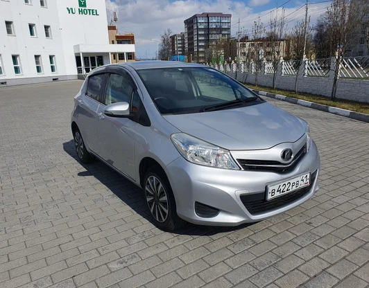 TOYOTA VITZ
